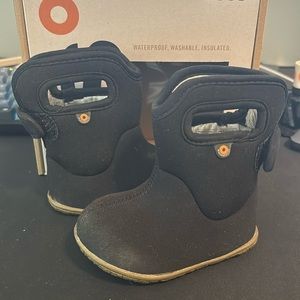 Size 4 black Bogs rain boots
